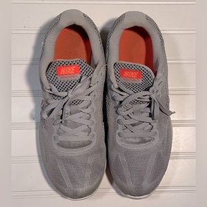 Women's Nike Size 8.5 Sneakers Gray & Orange Pre Owned Excellent Condition